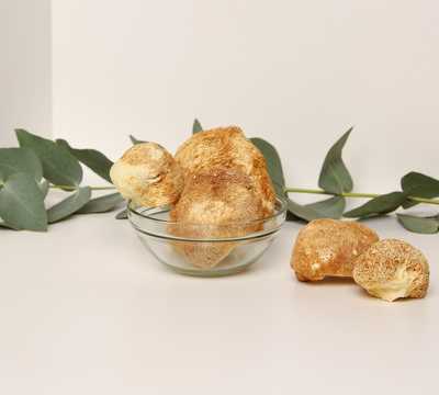 רעמת אריה (Hericium erinaceus)